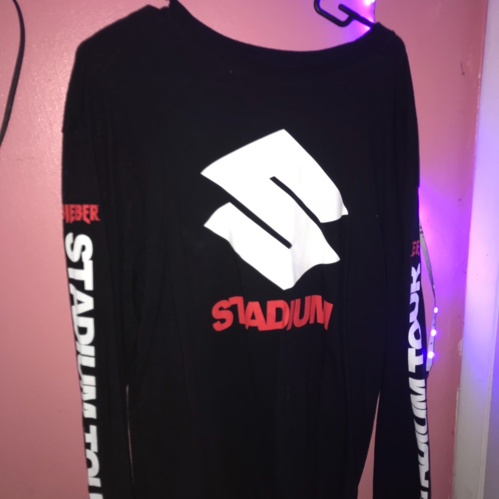 Justin Bieber Tee Stadium